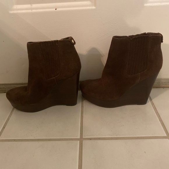 Michael Kors platform wedge ankle boots - Picture 2 of 7